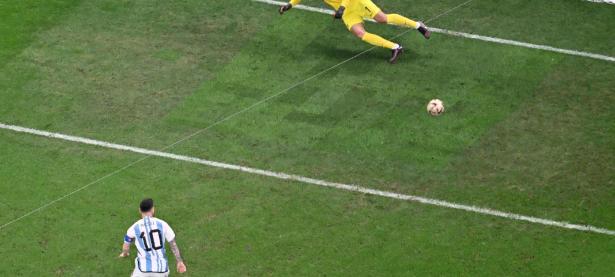 雷电竞-包含梅西爆冷击败塞尔维亚队，赛况扑朔迷离引爆全场！的词条