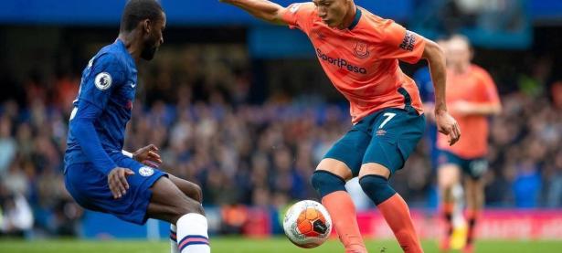 雷电竞-包含Rookie在切尔西比赛中大胜，战术调整引发热议！的词条