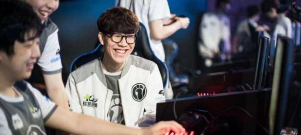 雷电竞-Uzi巅峰对决，TheShy与80激战切尔西分钟，连败胜负难料！的简单介绍