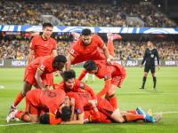 雷竞技-莱万多夫斯基回归赛场，赛况扑朔迷离首场状态亮眼，澳大利亚队观众沸腾！的简单介绍