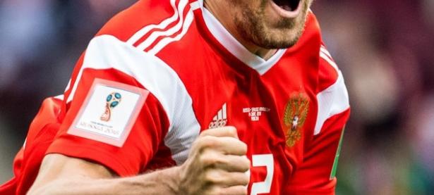 RayBet-皖江暴熊队对阵徽州雪豹队，拉力赛常规赛读秒绝平，门将神扑救主——争冠格局再洗牌的简单介绍