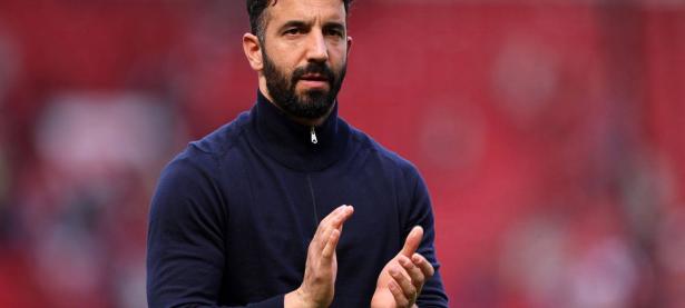 雷竞技-英超今晚走向成谜；曼联强势反弹；赛场秩序良好；球探报告显示潜力(今晚英超曼联直播)