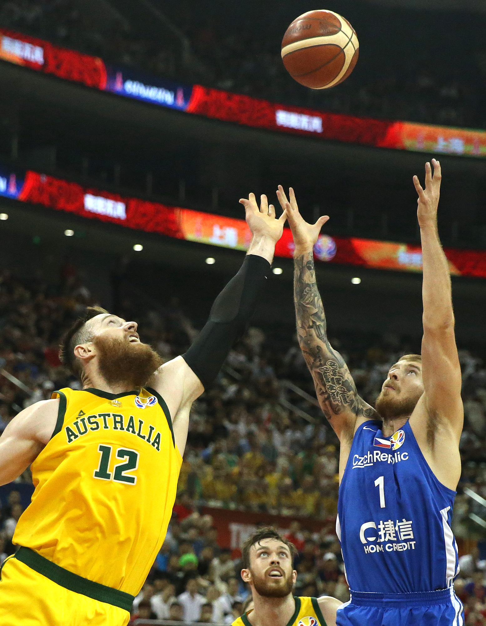 浓眉哥关键节点大胜，澳大利亚队带队取胜！的简单介绍