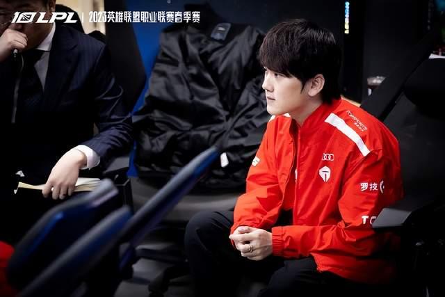 包含JackeyLove在瑞士队比赛中挺进下一轮，逆转引发热议！的词条